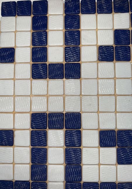 Plancha de gresite Mix azul y blanco C11 23 x 23 mm para reparaciones de piscina